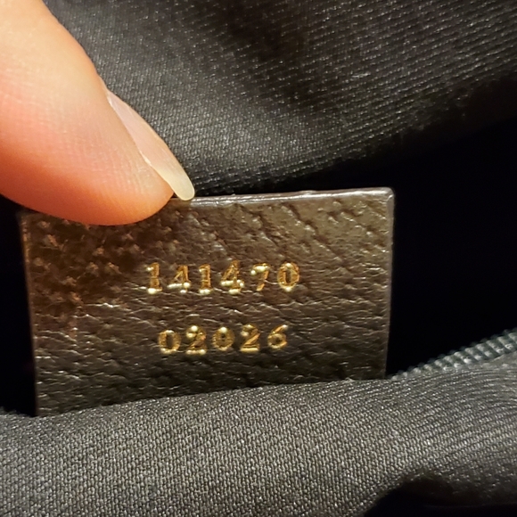 SOLD Authentic Gucci Medium Handbag - Picture 9 of 11